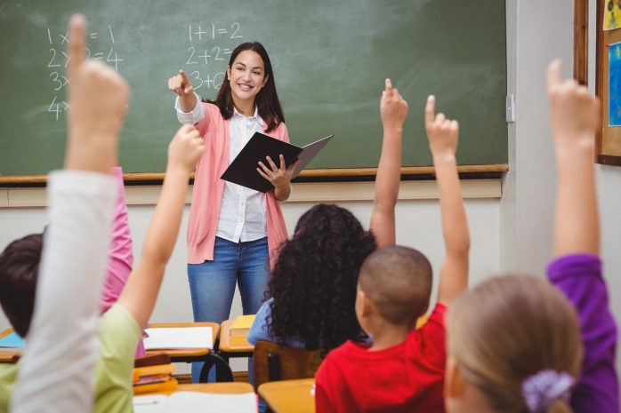 Profesorii vor fi filmați în timpul orelor de curs. „Nu îmi este comod să se uite toată familia la mine când predau”